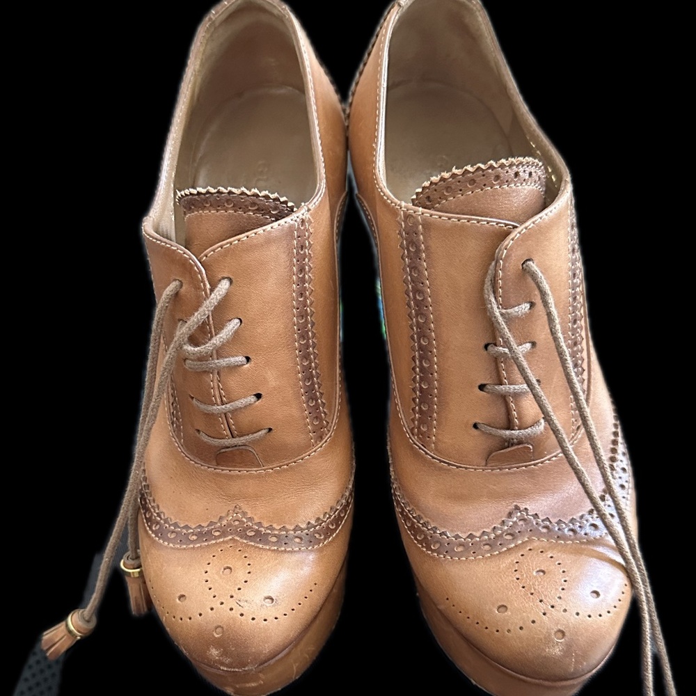 Gucci Oxford Leather Wedges